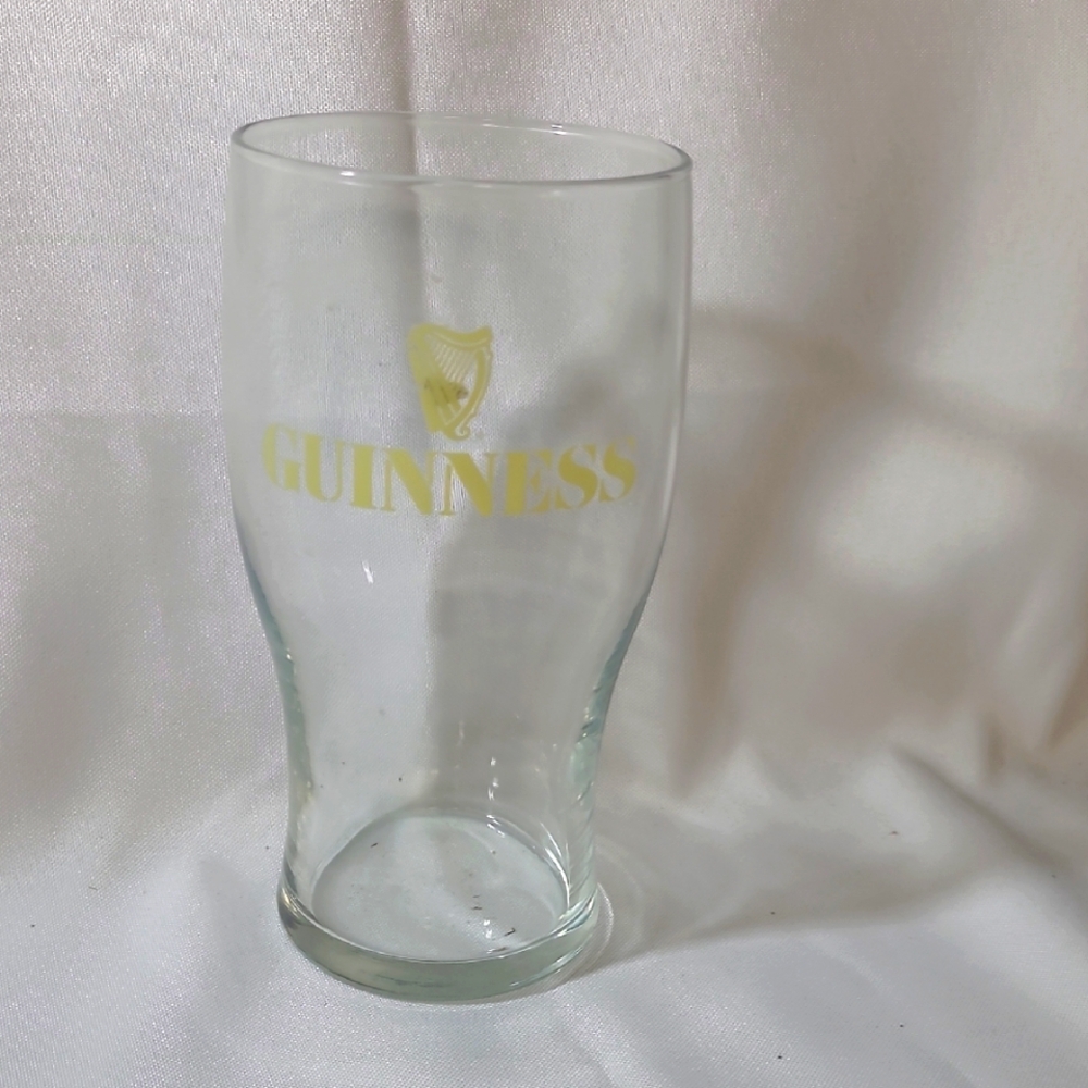 Large 20 Oz Guinness Glass (104)
